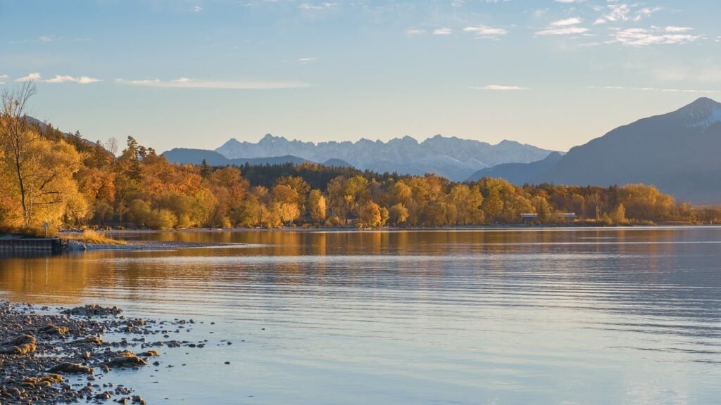 fall, landscape, lake-8381518.jpg